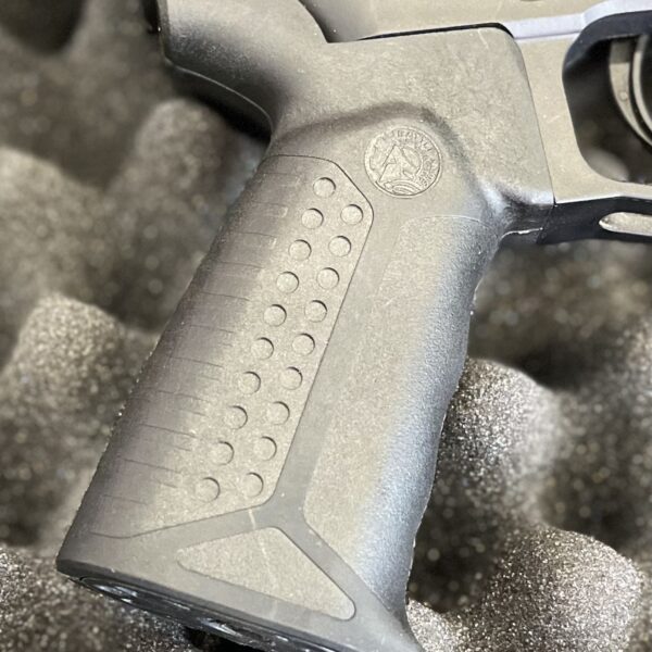 Knight V2 Grip